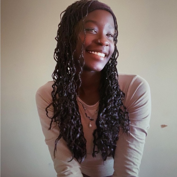 Meet your Posher, Nya - Picture 2 of 2